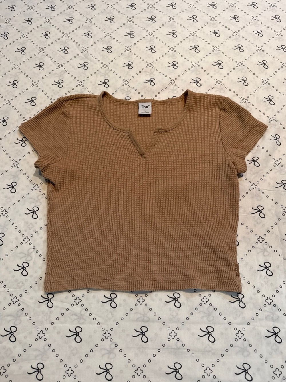 Aritzia TNA Tan Waffle Knit Cropped Tee Shirt Size Small